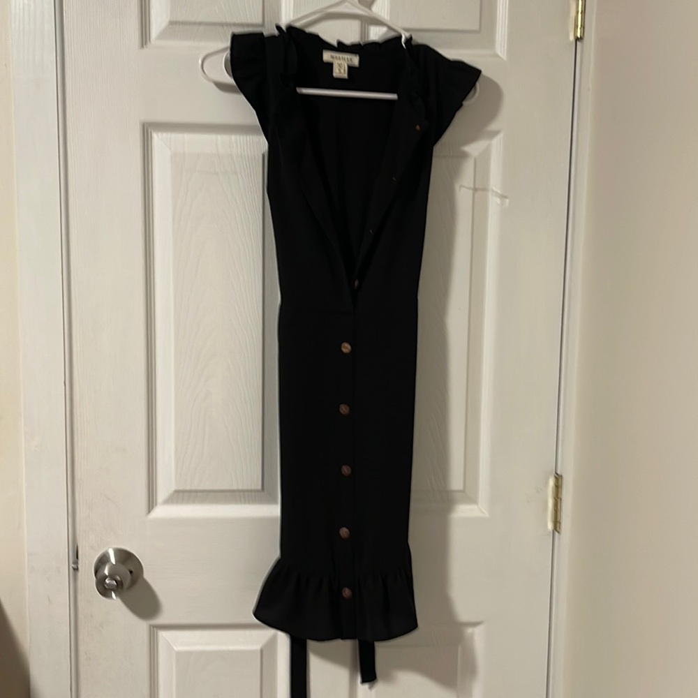 Monteau Los Angeles S Black button up dress